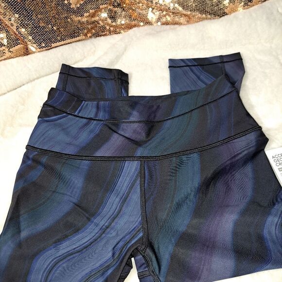 Athleta Accelerate Geode Legging - Picture 9 of 12